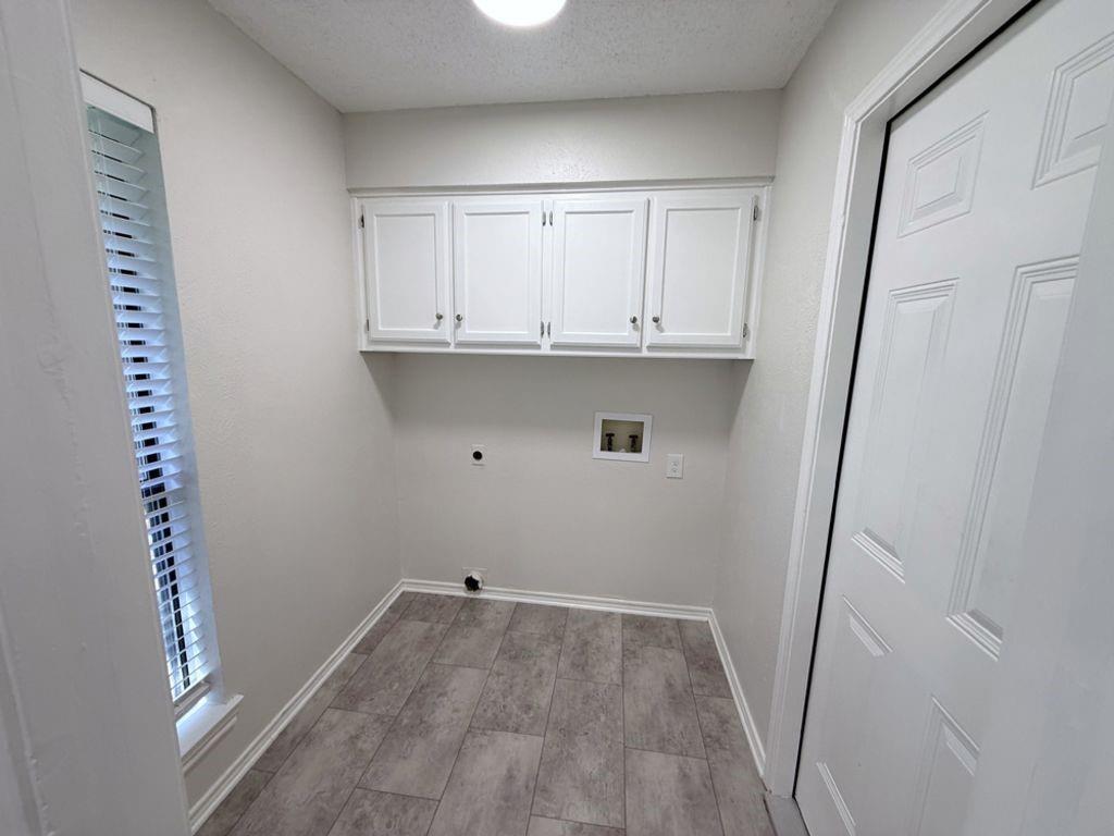 2317 Parkside Drive Property Photo 14