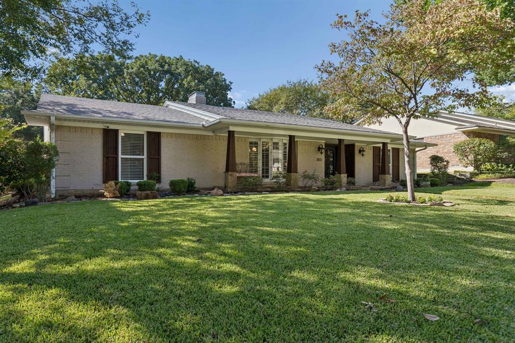 303 Ridgewood Drive Property Photo 1