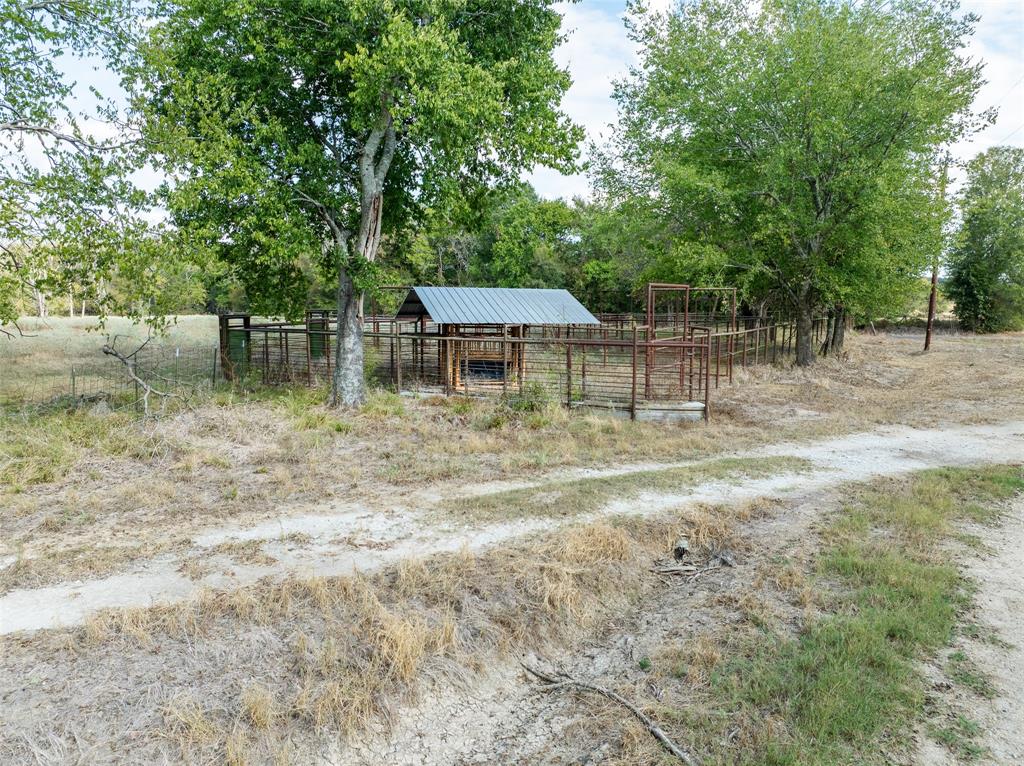 00 Cr 3305 Property Photo 7