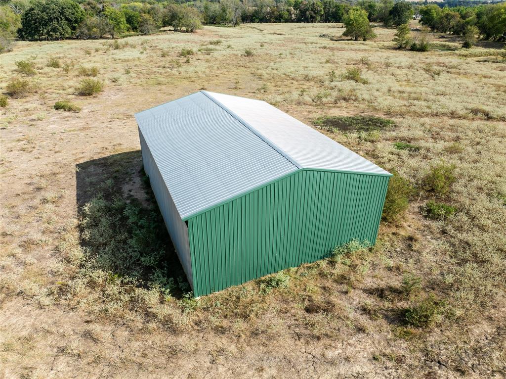 00 Cr 3305 Property Photo 13
