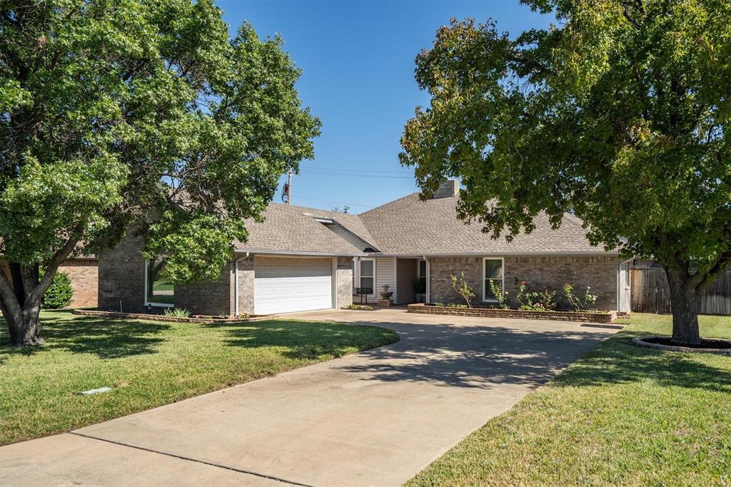 654 Park Lane Property Photo 1