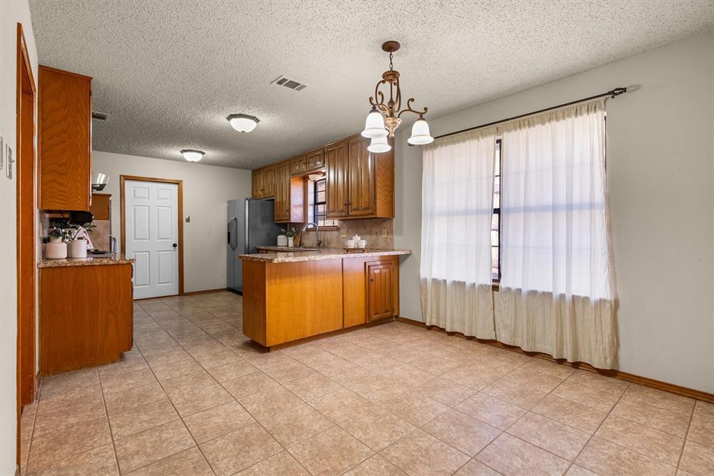 654 Park Lane Property Photo 12