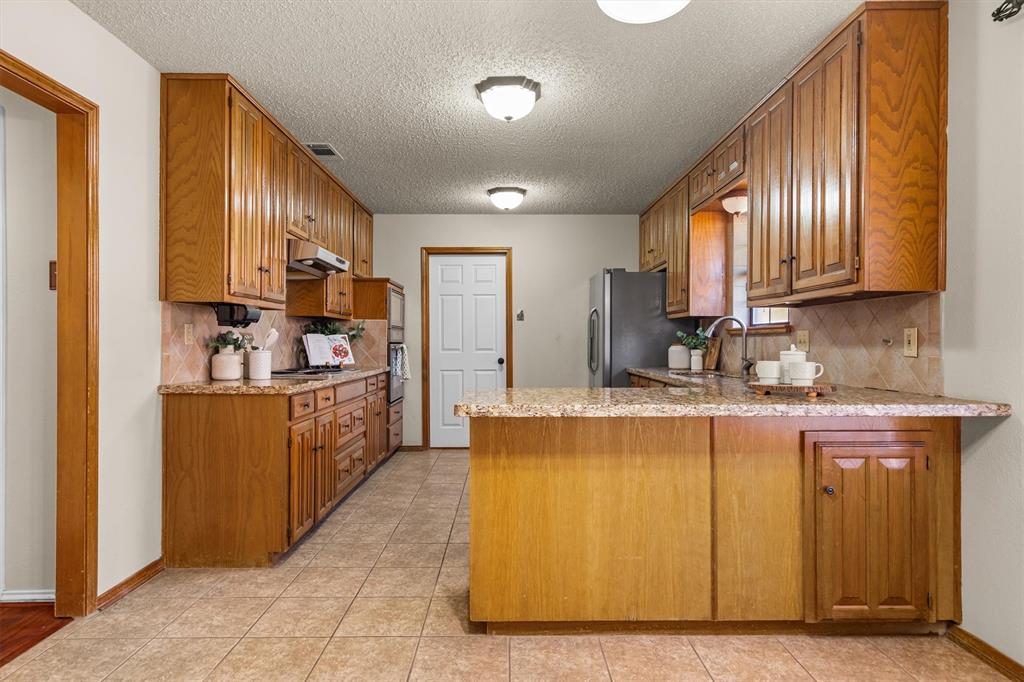 654 Park Lane Property Photo 13
