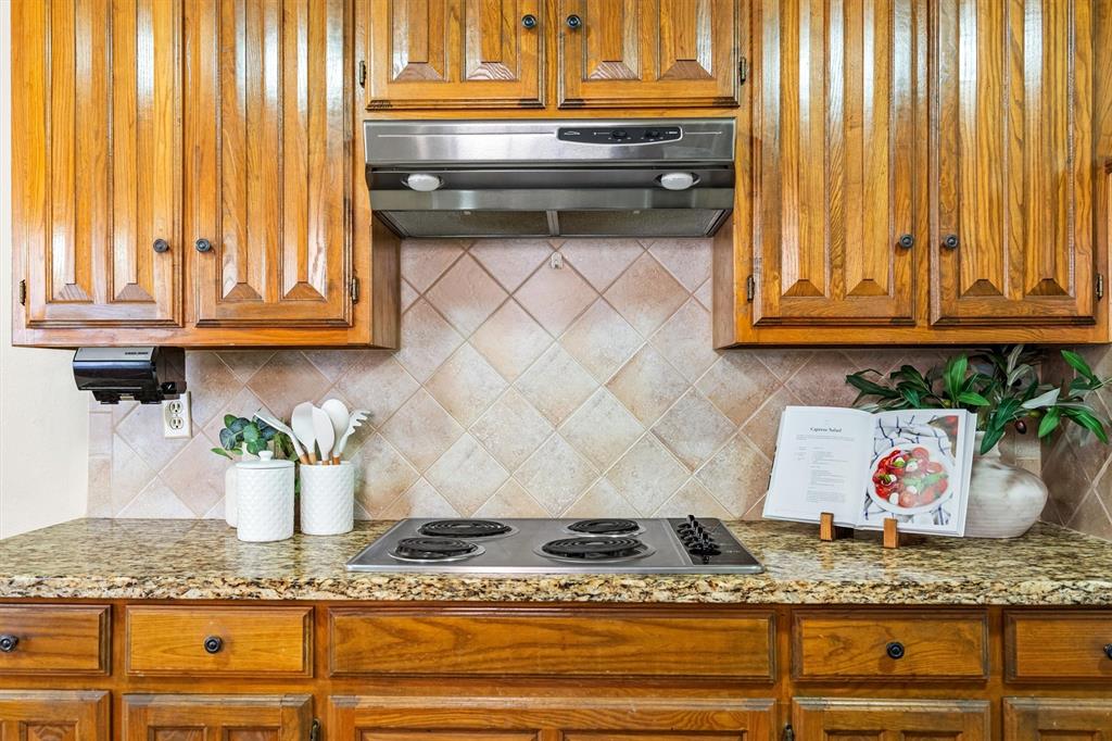 654 Park Lane Property Photo 15