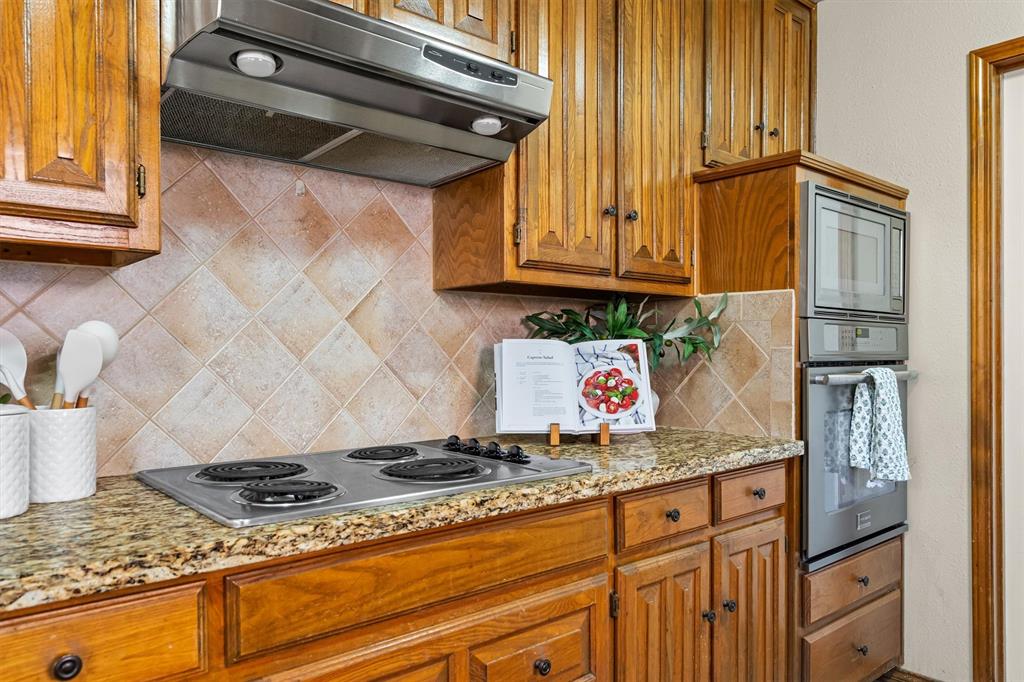 654 Park Lane Property Photo 16