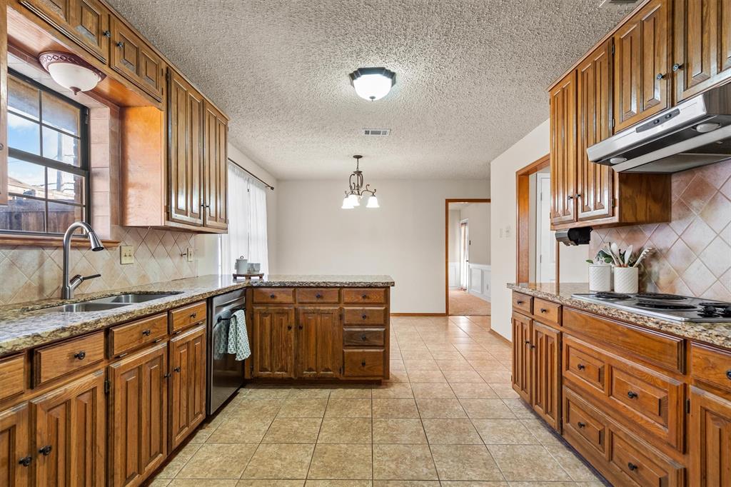 654 Park Lane Property Photo 17