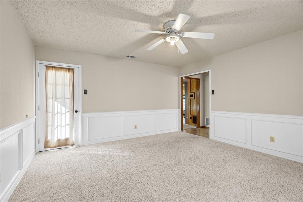 654 Park Lane Property Photo 21