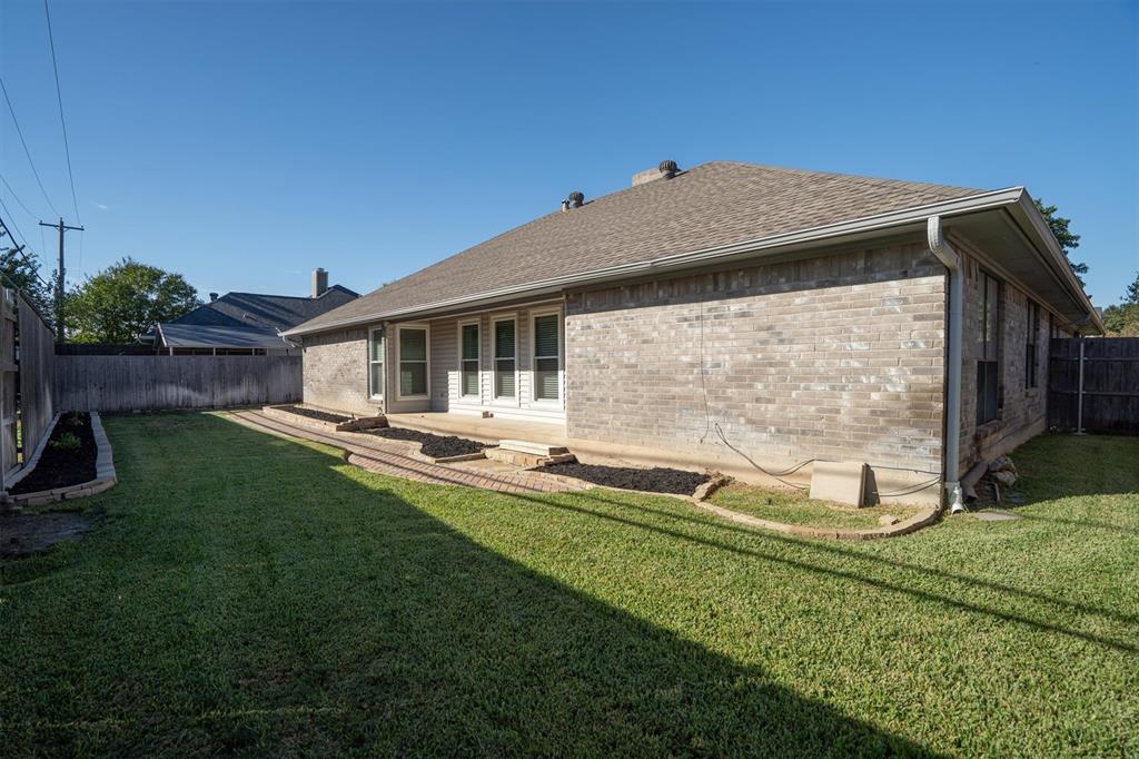 654 Park Lane Property Photo 35