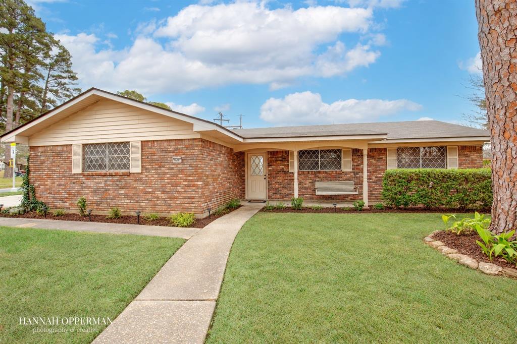 9601 Royalton Drive Property Photo 1