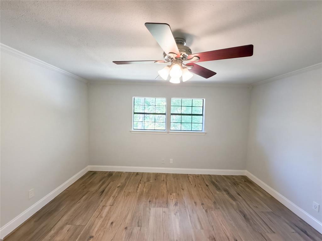 2913 Bedfordshire Lane Property Photo 14