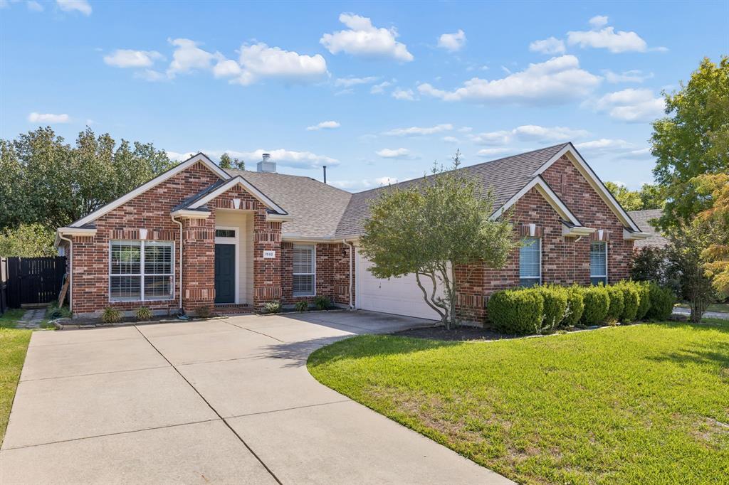 1592 Mahogany Drive Property Photo 2