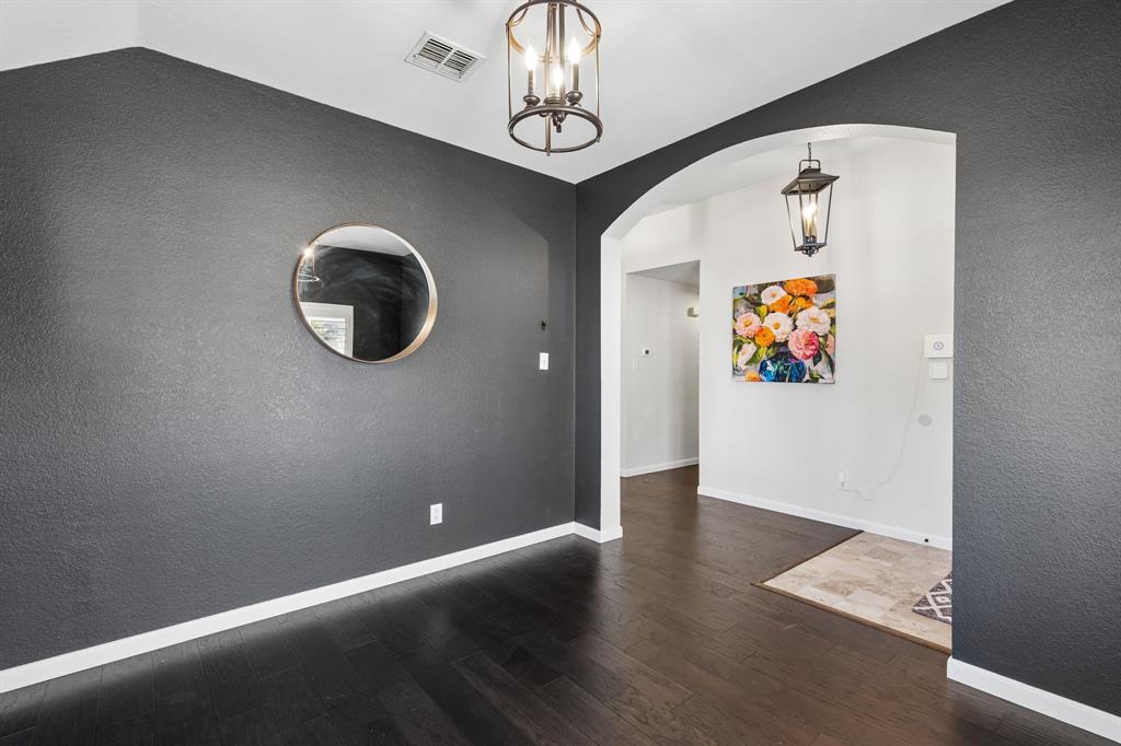 1592 Mahogany Drive Property Photo 4