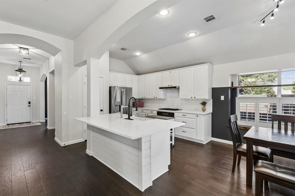 1592 Mahogany Drive Property Photo 14