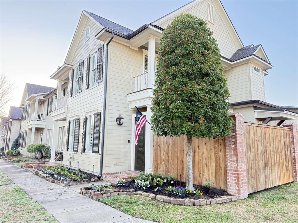 1933 Woodberry Avenue Property Photo 1