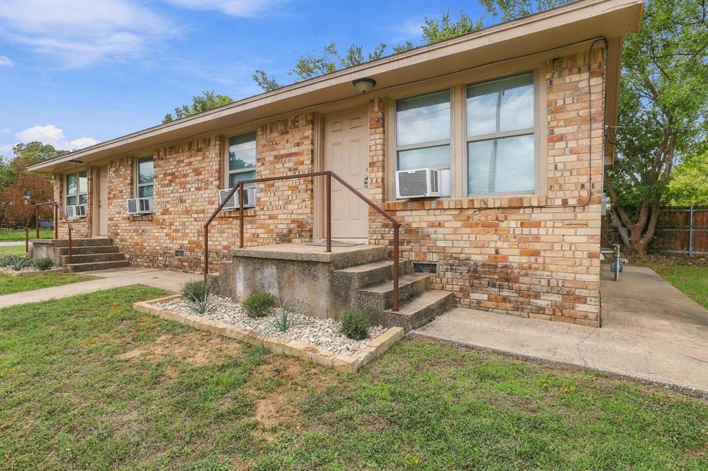 701 W Hull A & B Street Property Photo 1