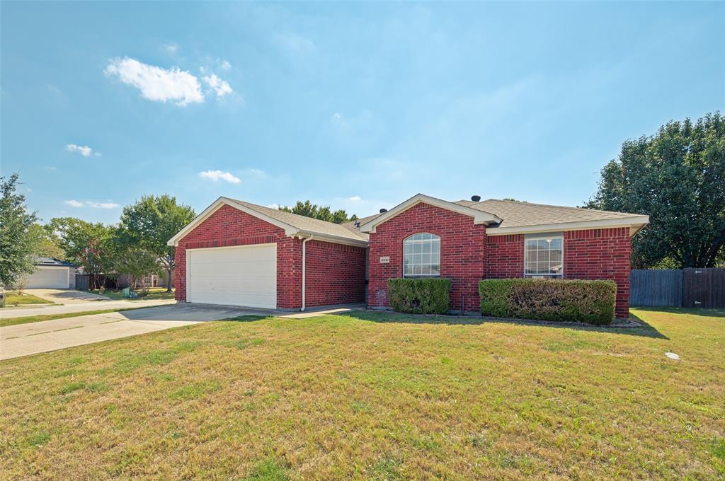 2000 Waterview Drive Property Photo 1