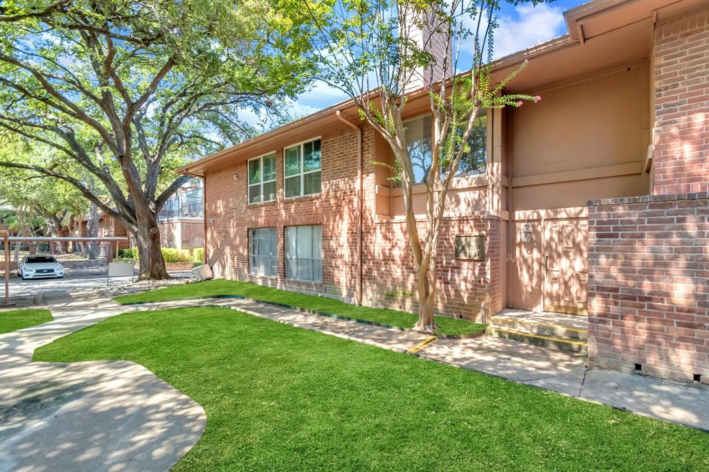 10556 High Hollows Drive Property Photo 1