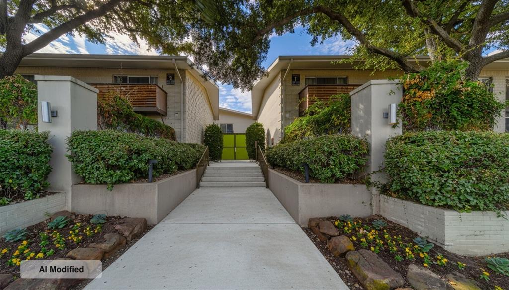 4616 W Lovers Lane 116 Property Photo 1