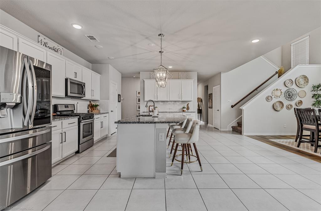 1612 Village Creek Drive Property Photo 8