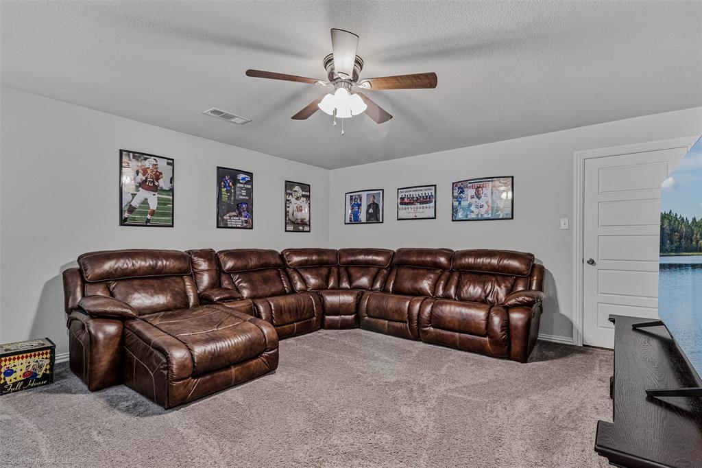 1612 Village Creek Drive Property Photo 24