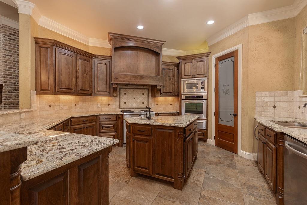 1407 S Houston Street Property Photo 6