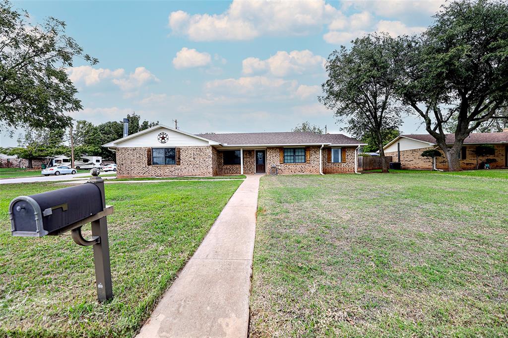 2100 E Crafton Street Property Photo 1