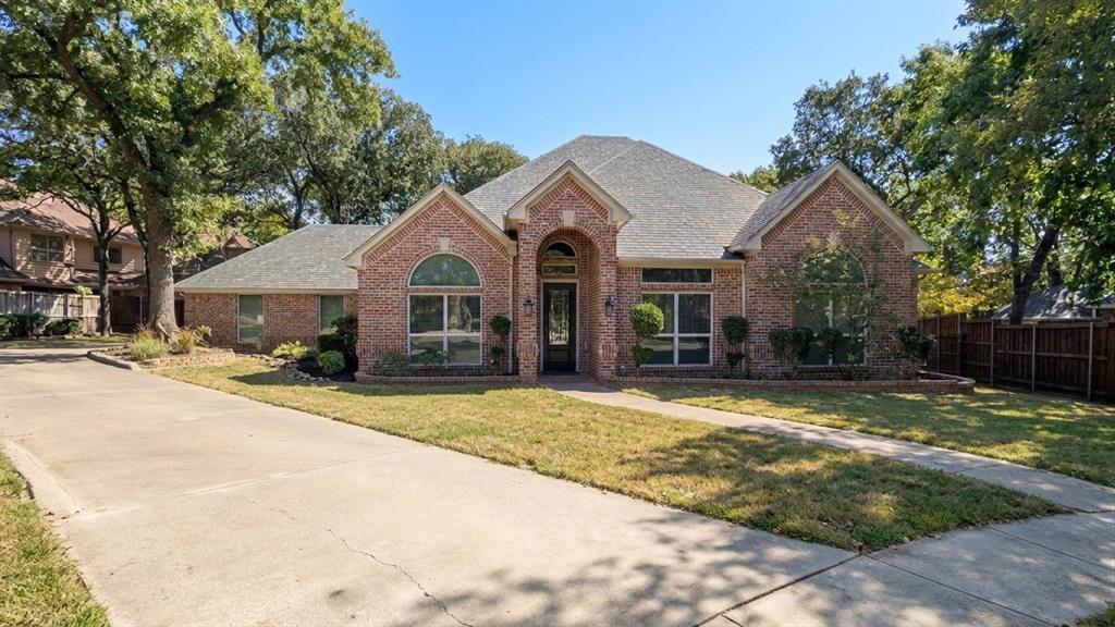 804 Woodbury Court Property Photo 1