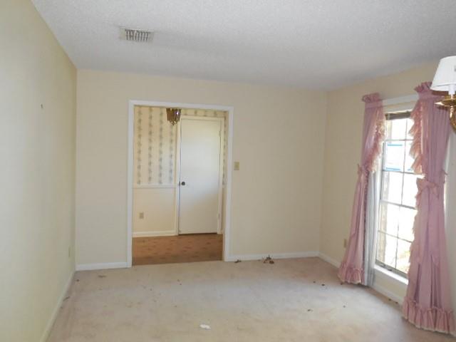 9509 Royalton Drive Property Photo 6