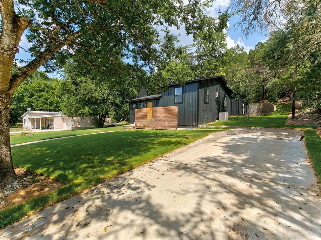 9005 Lakeside Drive Property Photo 1