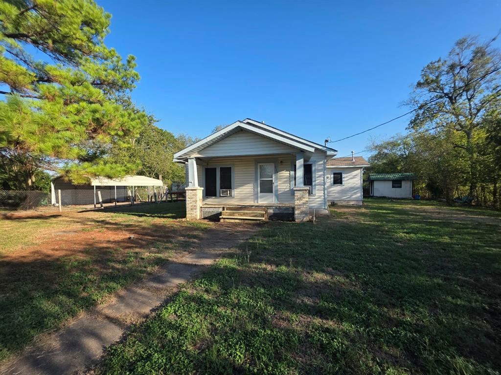 713 W Fannin Property Photo 1