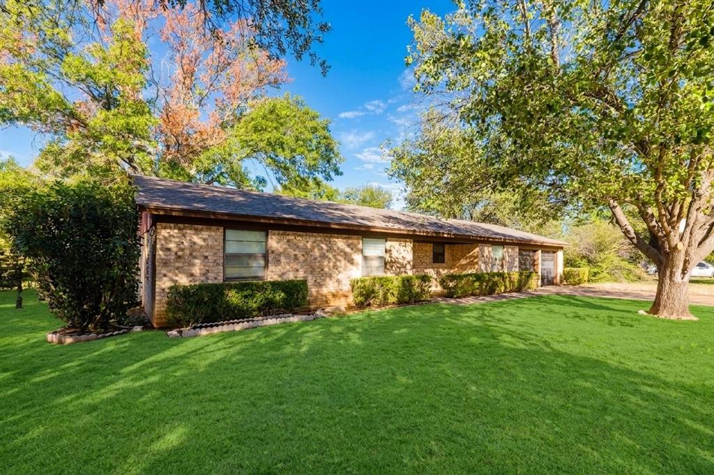 409 Crestwood Drive Property Photo 1