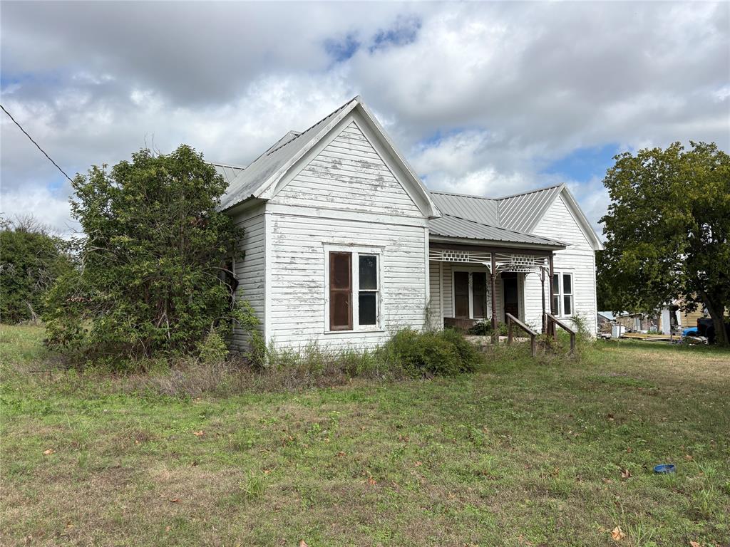 104 A E North Street Property Photo 5