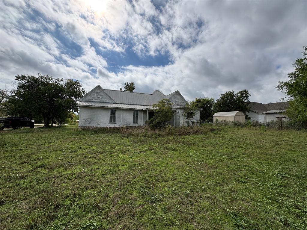 104 A E North Street Property Photo 7