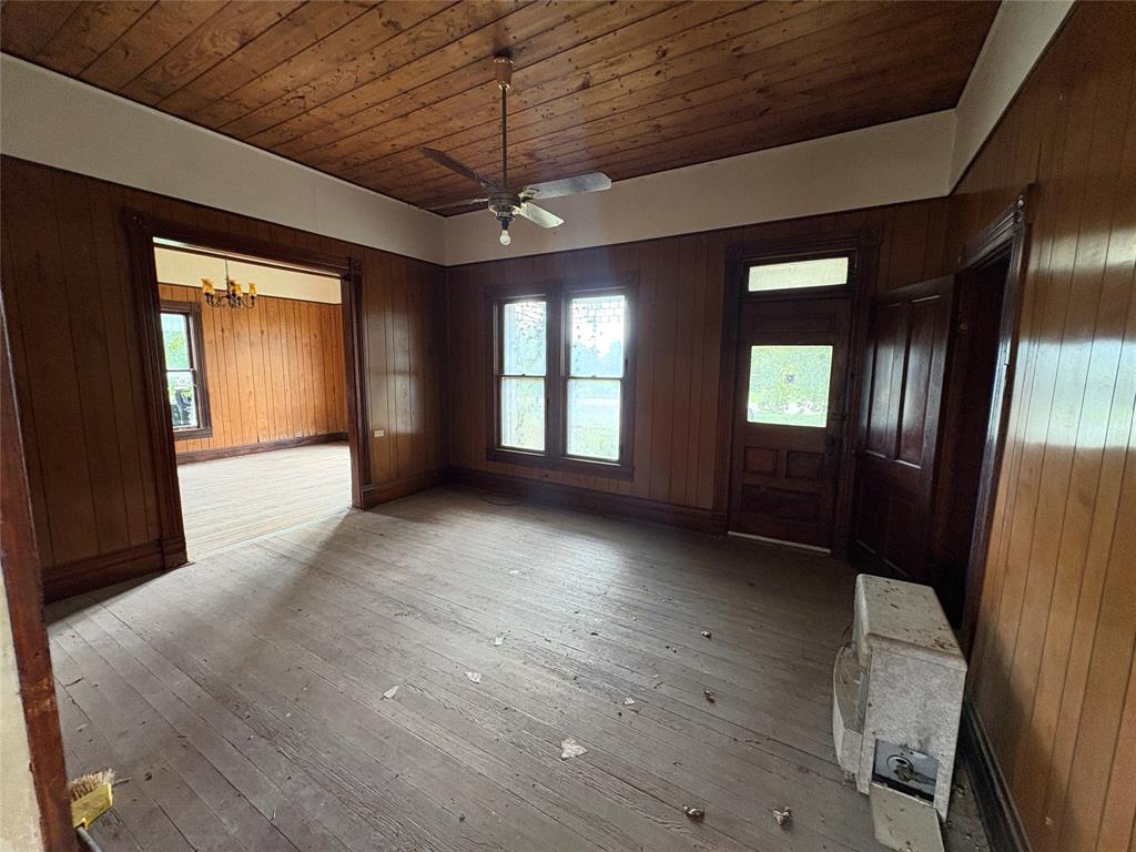 104 A E North Street Property Photo 16