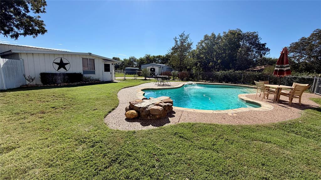 635 Fm-2815 Road Property Photo 1