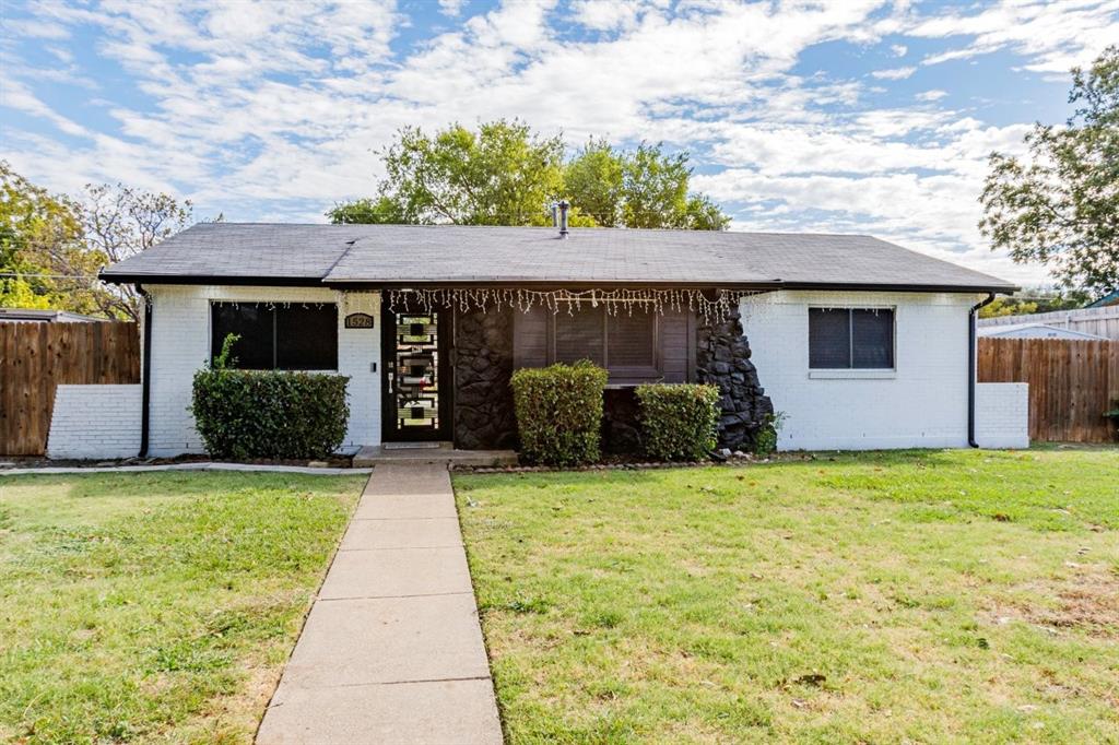 1528 Debbie Drive Property Photo 1