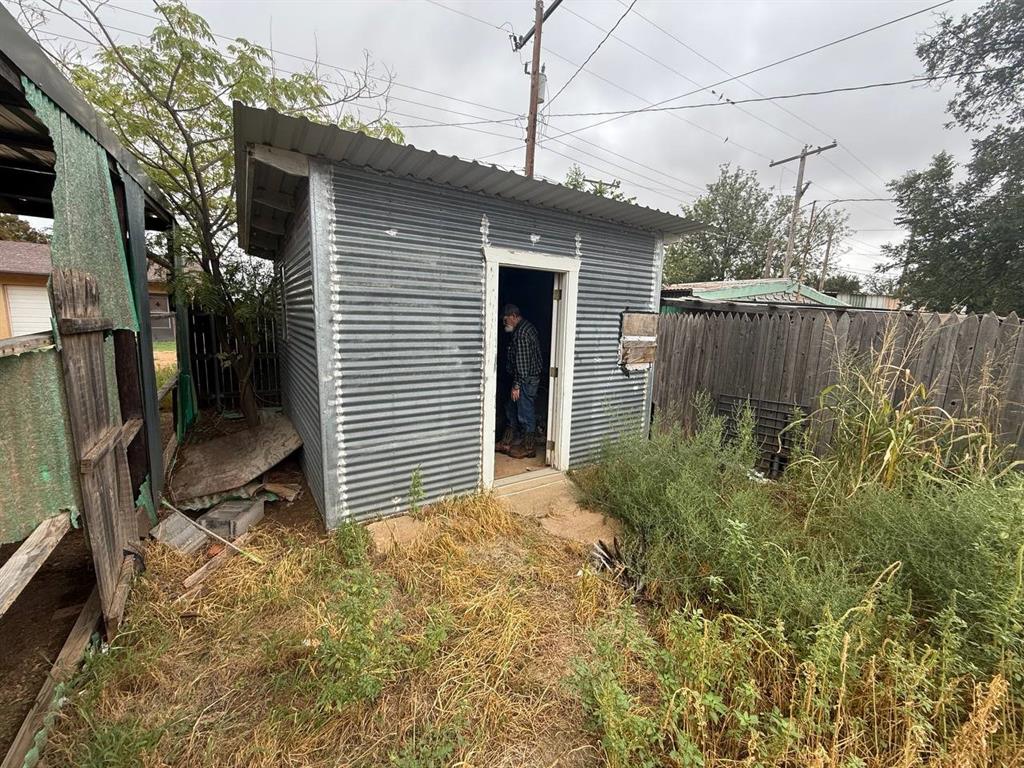 306 Osage Avenue Property Photo 6