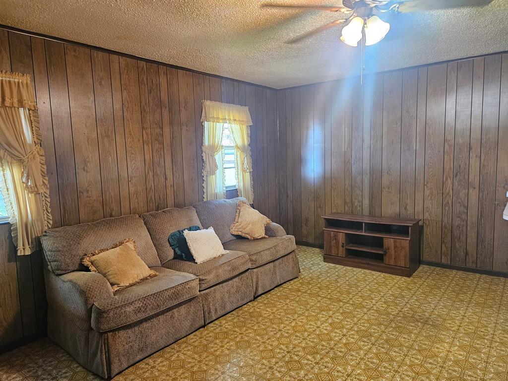 4117 Parrish Road Property Photo 4