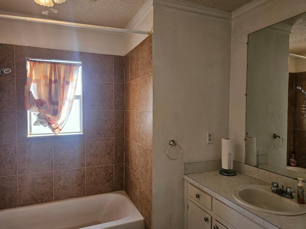 4117 Parrish Road Property Photo 9