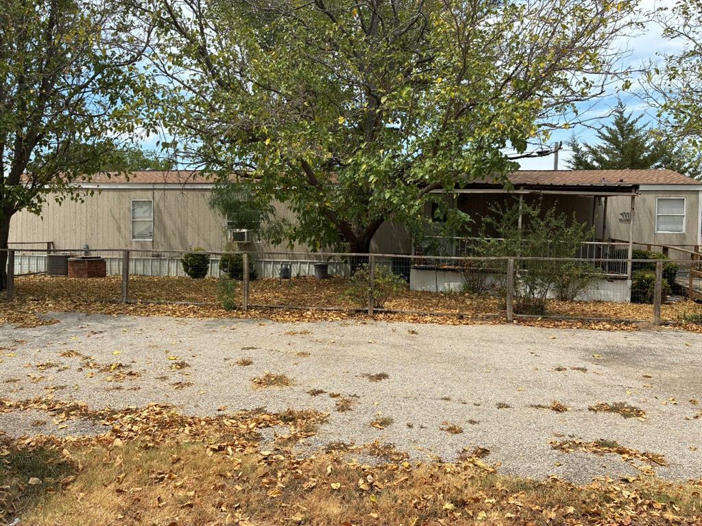 102 S Houston Street Property Photo 1