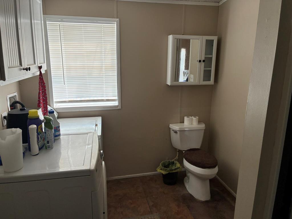 102 S Houston Street Property Photo 2