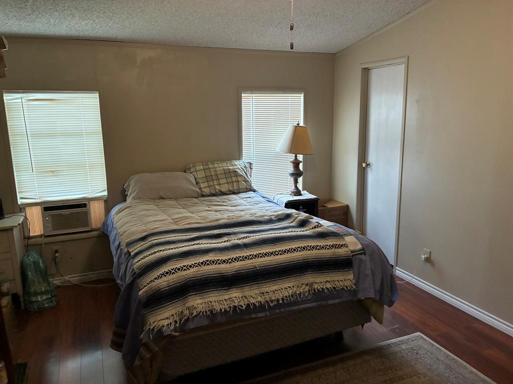 102 S Houston Street Property Photo 6