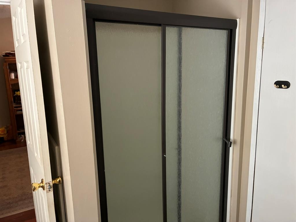 102 S Houston Street Property Photo 7