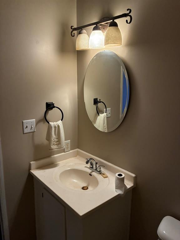 102 S Houston Street Property Photo 8