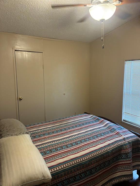 102 S Houston Street Property Photo 10