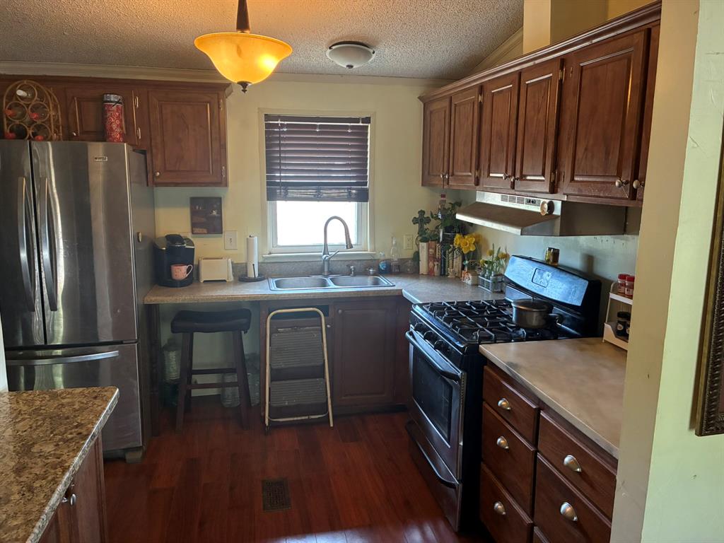 102 S Houston Street Property Photo 11