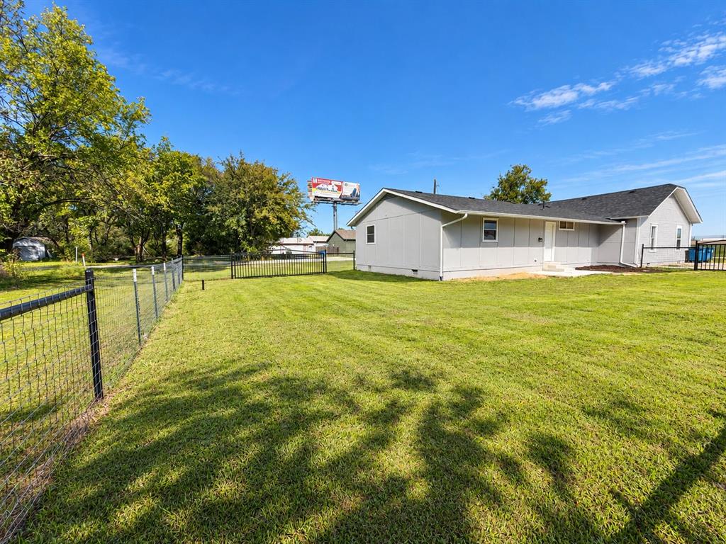 401 N Frontage Road Property Photo 2