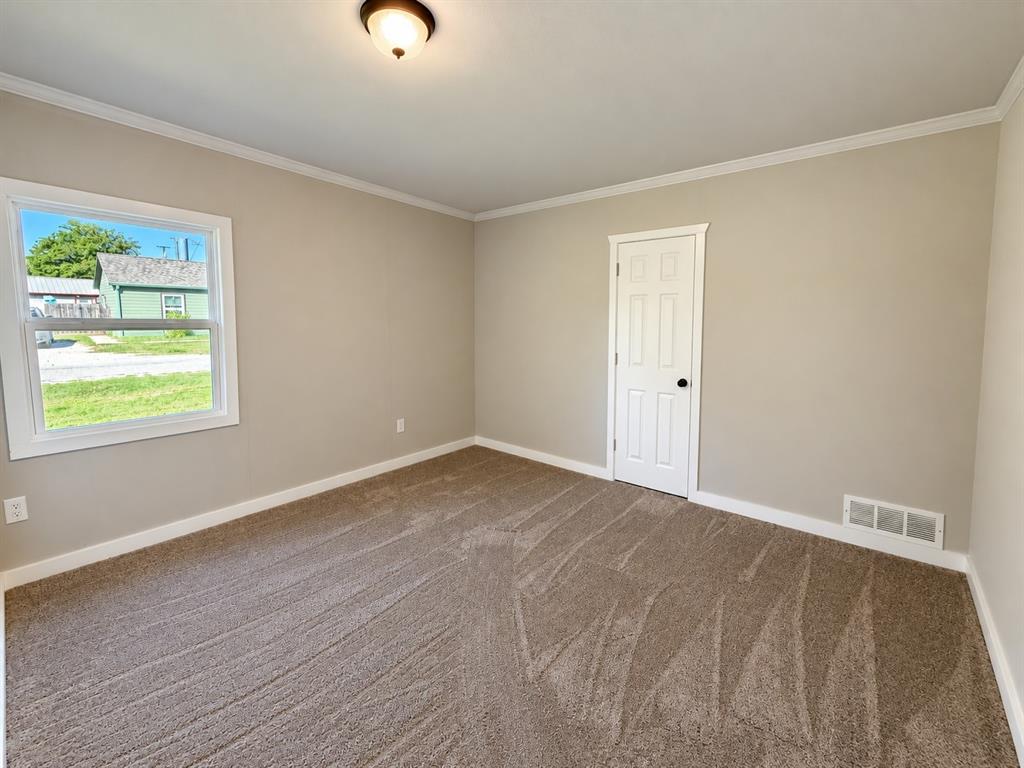 401 N Frontage Road Property Photo 9