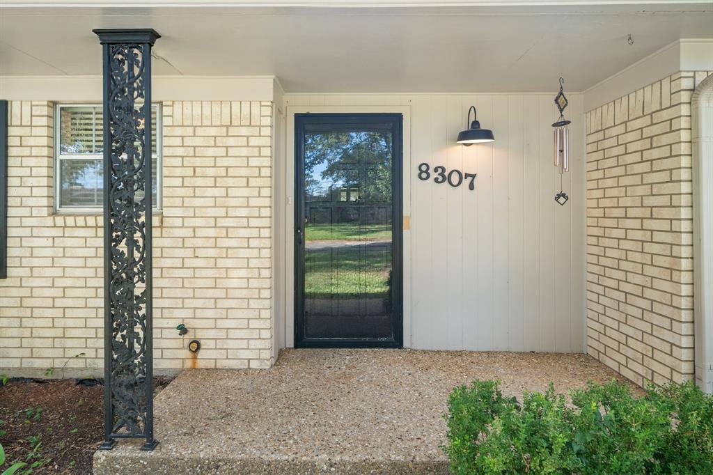 8307 Oxford Drive Property Photo 3
