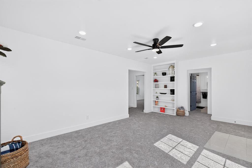 815 E Robert Street Property Photo 8
